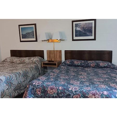 Scotwood Motel By Oyo Washburn Nd Dış mekan fotoğraf