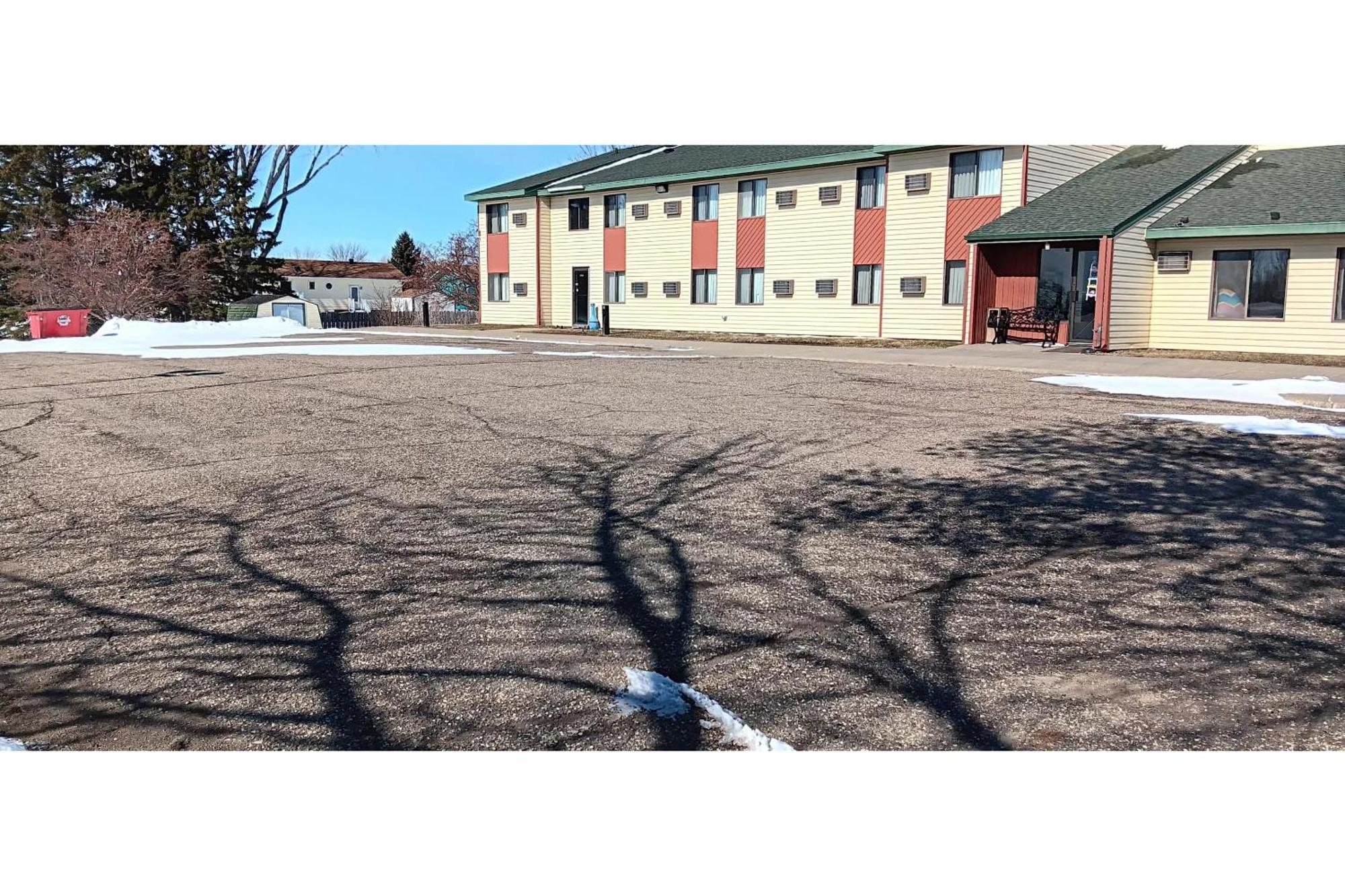 Scotwood Motel By Oyo Washburn Nd Dış mekan fotoğraf